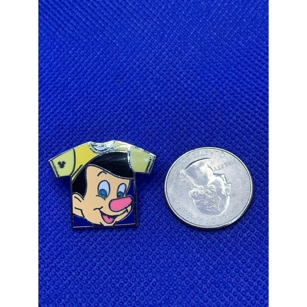 2011 Pinocchio T-shirt Disney pin Hidden Mickey Collection WDW